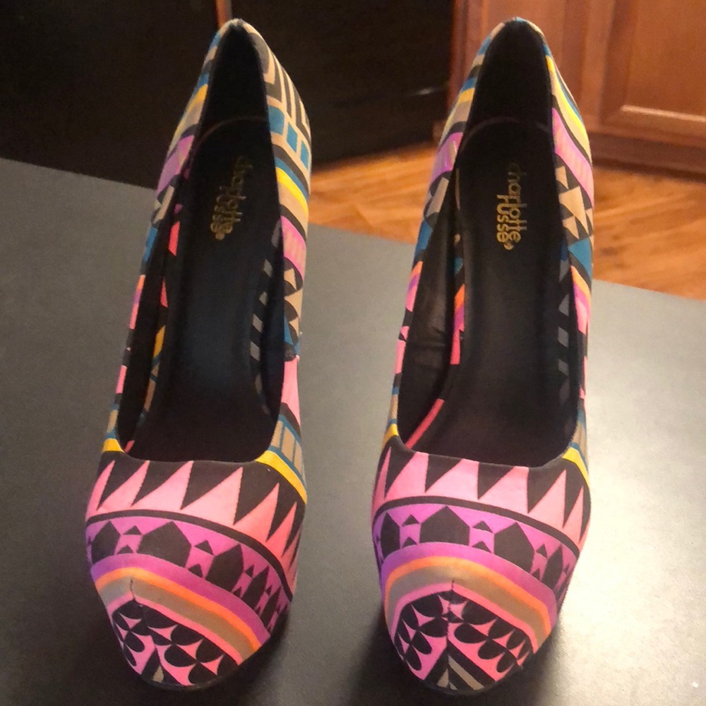 Heels - Picture 2 of 3